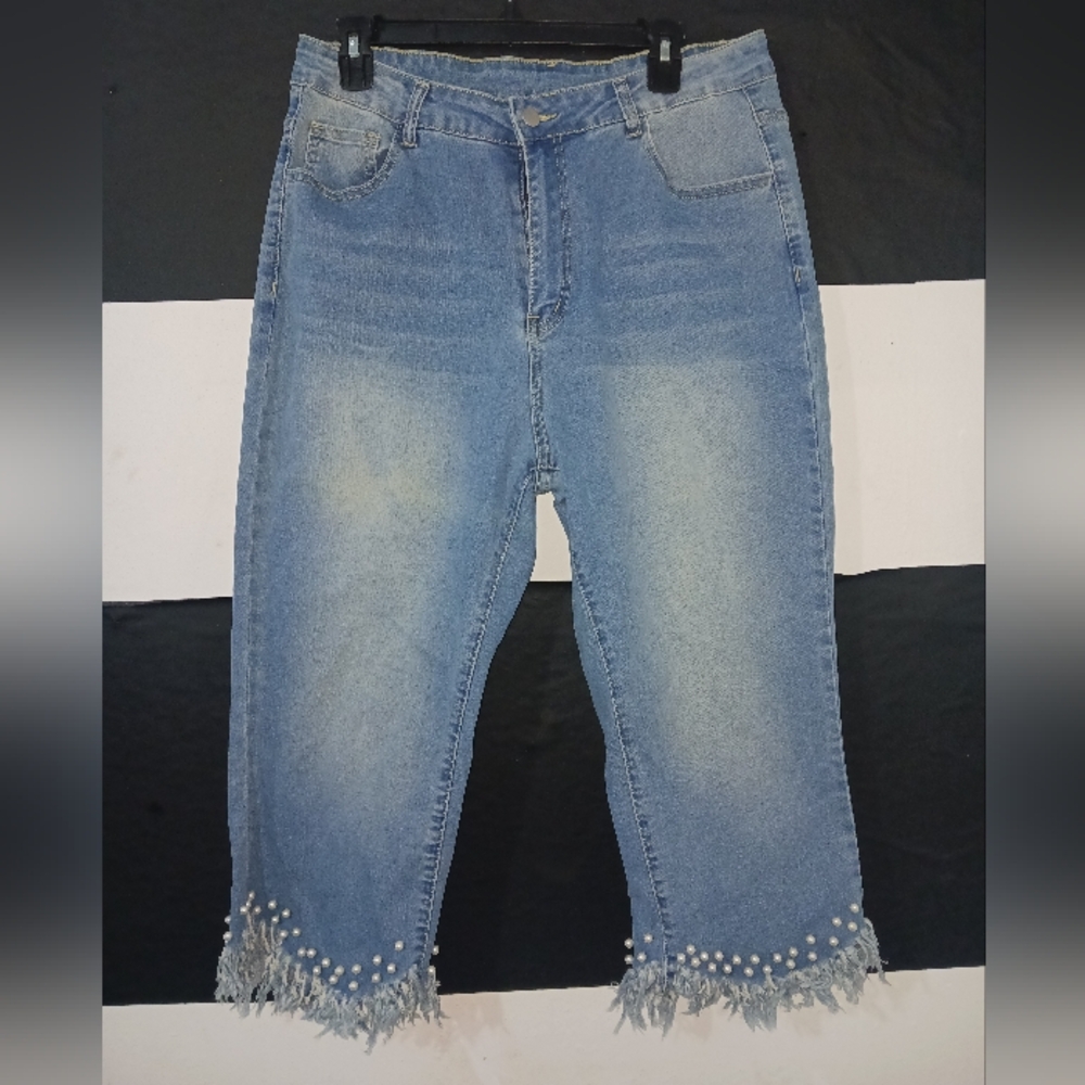Shein Curve Women Denim Pearls Capri Jeans - Picture 2 of 8